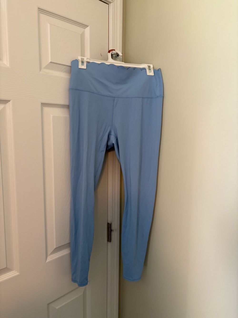 JOYLAB blue scalloped leggings
